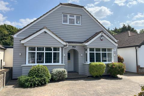 4 bedroom detached house to rent, The Chase, Ickenham UB10