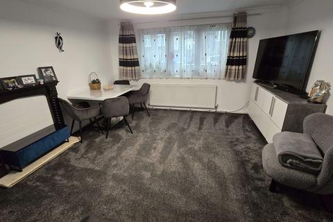 undefined, Luton LU1