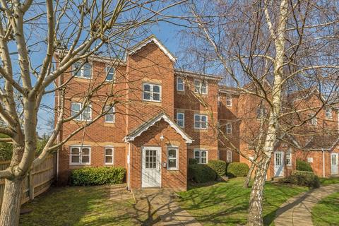 undefined, Woodfield Road, Thames Ditton KT7