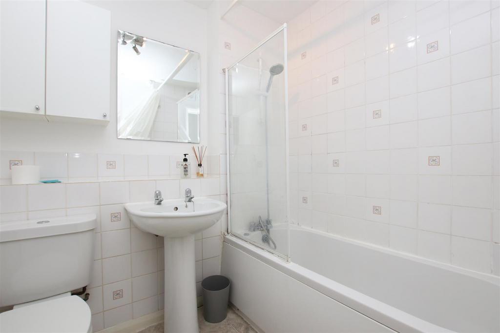 Bathroom.JPG