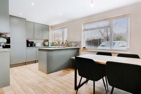 3 bedroom semi-detached house for sale, London Road, Uckfield TN22