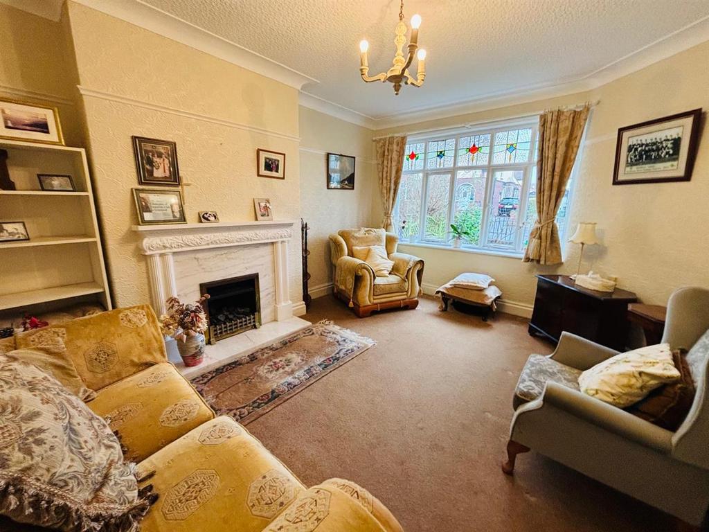 Living Room: