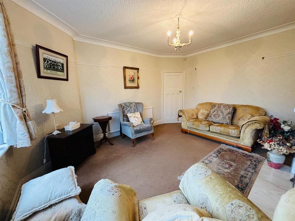 Living Room: