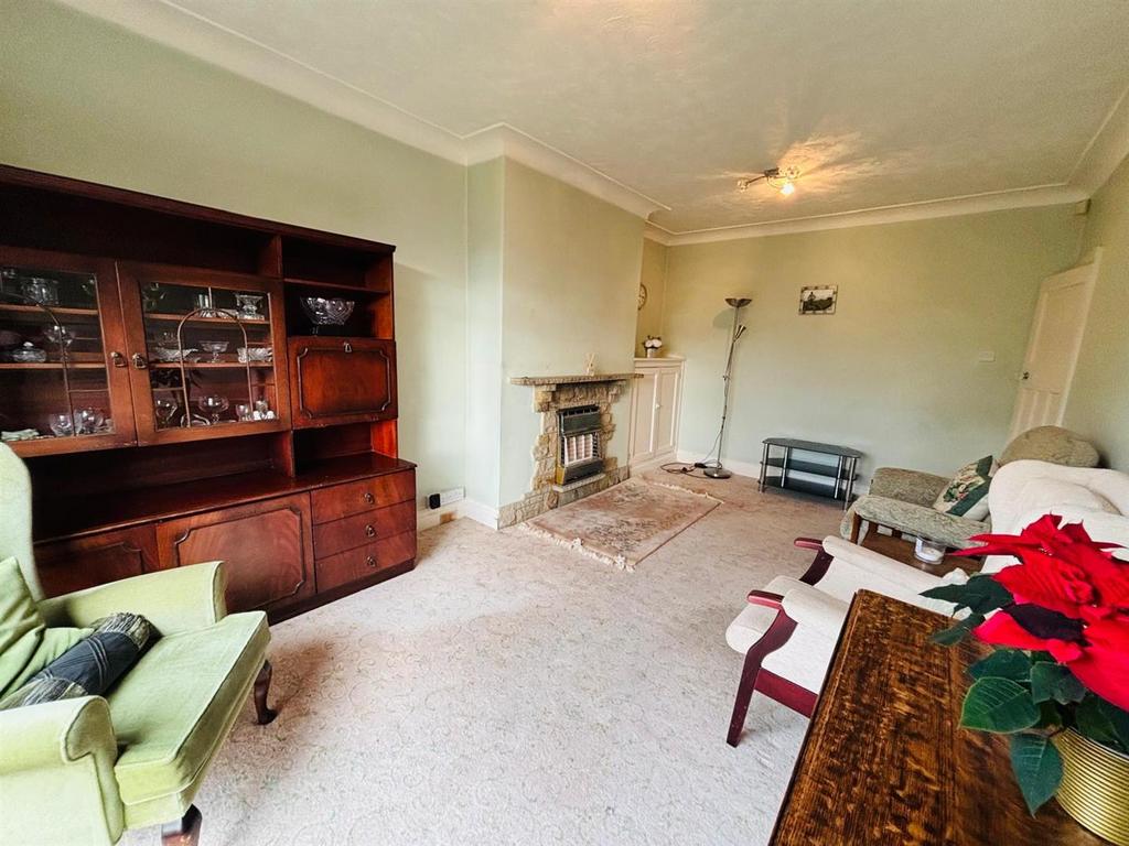 Dining Room: