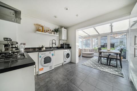 undefined, Leslie Close, Freshbrook, Swindon, SN5 8QT
