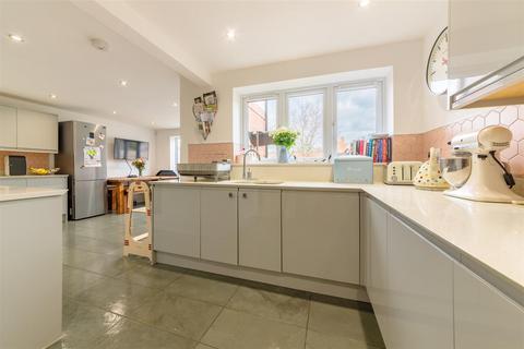 3 bedroom end of terrace house for sale, Braunston Road, Oakham