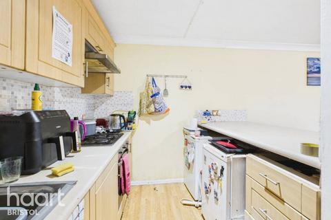 2 bedroom flat for sale, Atlas Close, Bristol