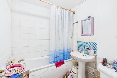 2 bedroom flat for sale, Atlas Close, Bristol