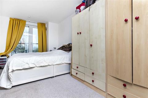 1 bedroom flat to rent, Erebus Drive, London SE28