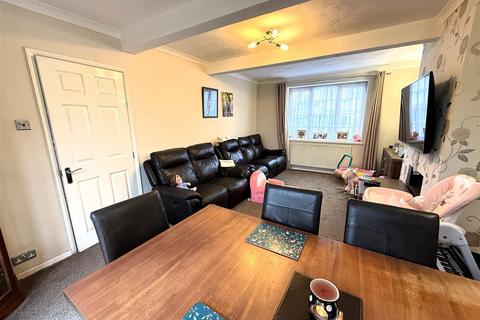 3 bedroom semi-detached house for sale, Dudley Road, Bedfont