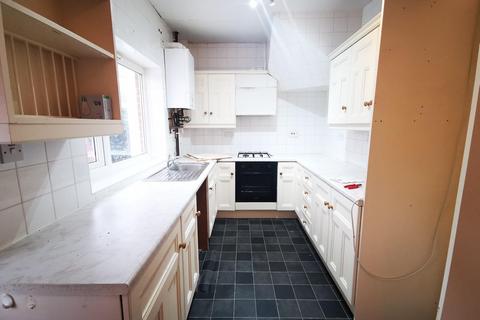 3 bedroom semi-detached house to rent, Parsons Avenue, Walker, Newcastle upon Tyne, NE6