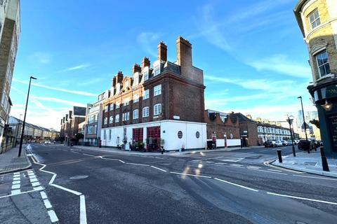 2 bedroom mews to rent, Bartlett Mews, London, E14