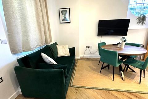 2 bedroom mews to rent, Bartlett Mews, London, E14
