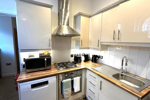2 bedroom mews to rent, Bartlett Mews, London, E14