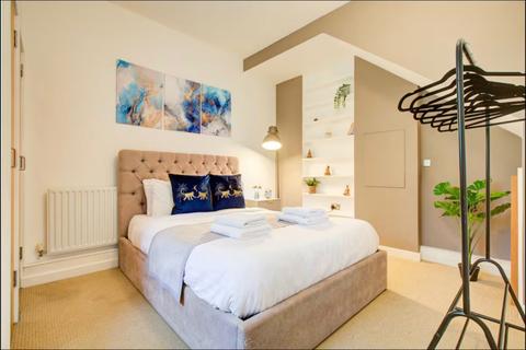 undefined, Bartlett Mews, London, E14