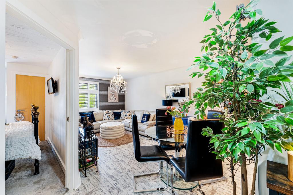 Lounge / Kitchen