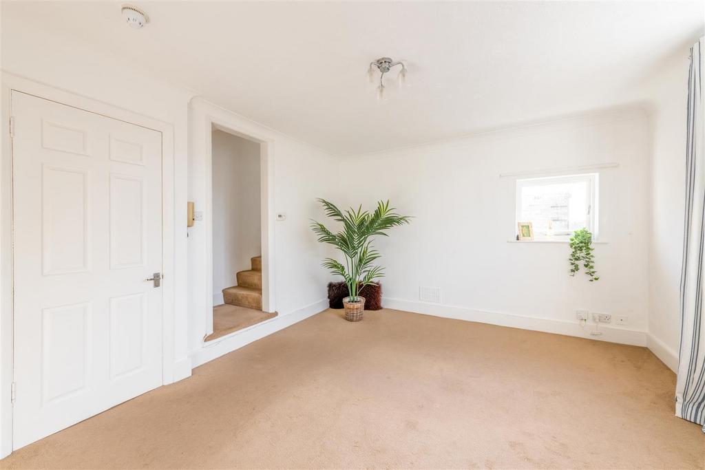 Flat 7, 12 Wilbury Road-5.jpg