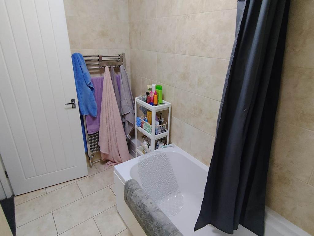 Ground floor bathroo
