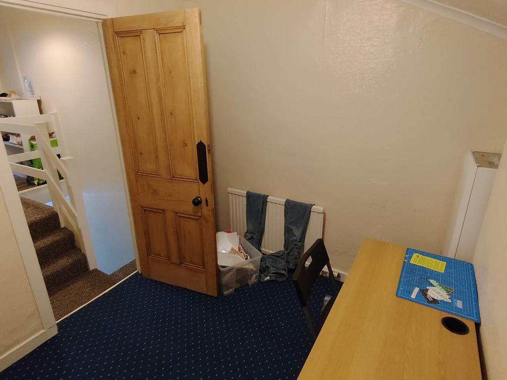 First floor rear bed