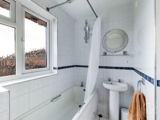Bathroom1.jpg