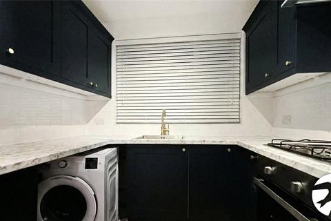 2 bedroom flat to rent, Sidmouth Road, Orpington, BR5