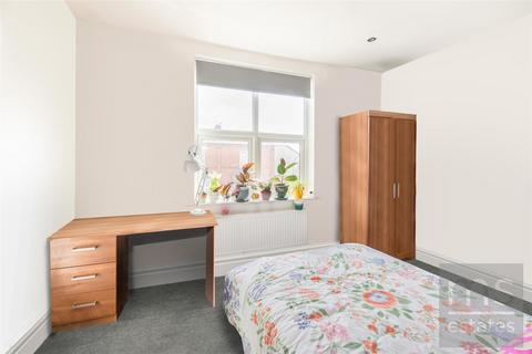 3 bedroom terraced house for sale, Lenton Boulevard, Nottingham NG7