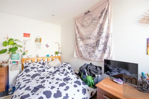 3 bedroom terraced house for sale, Lenton Boulevard, Nottingham NG7