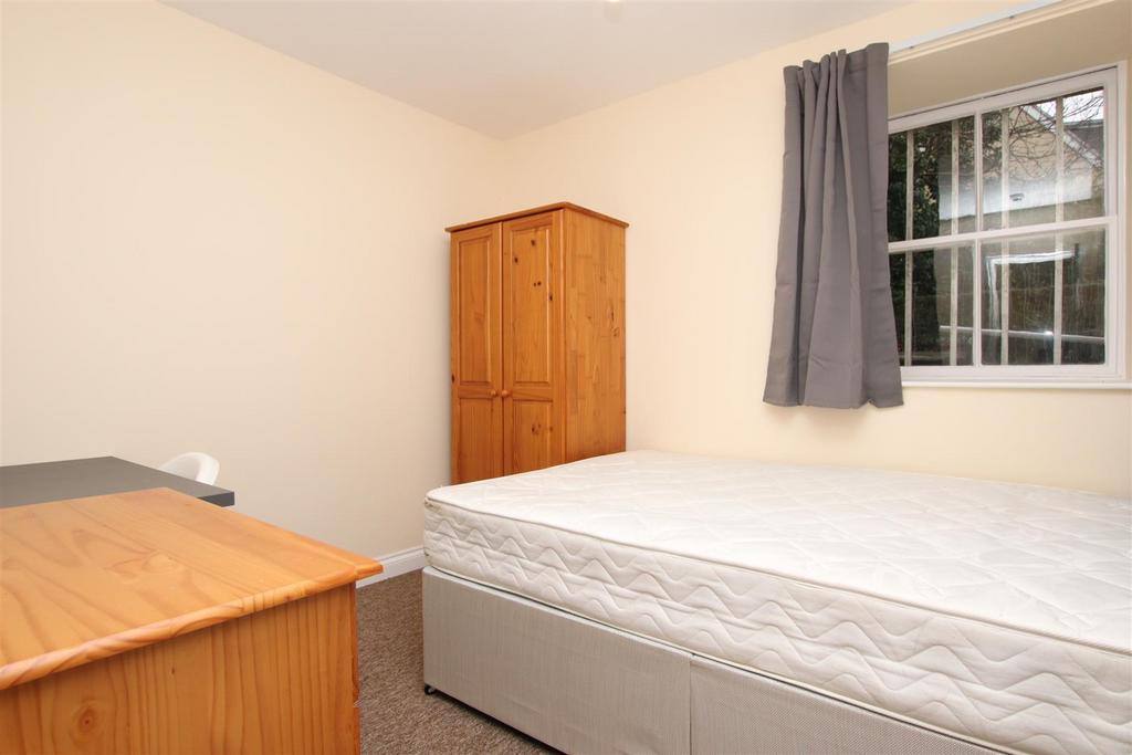 Bedroom.JPG