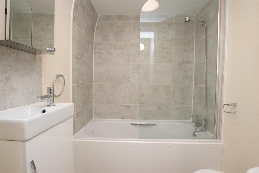 Bathroom.JPG
