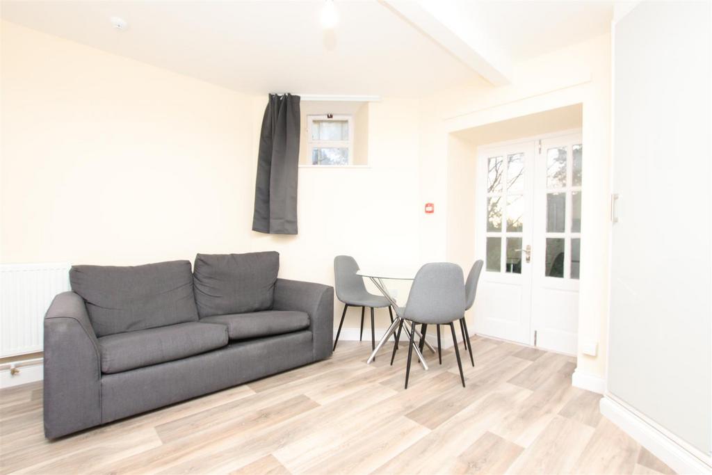 Living area.JPG