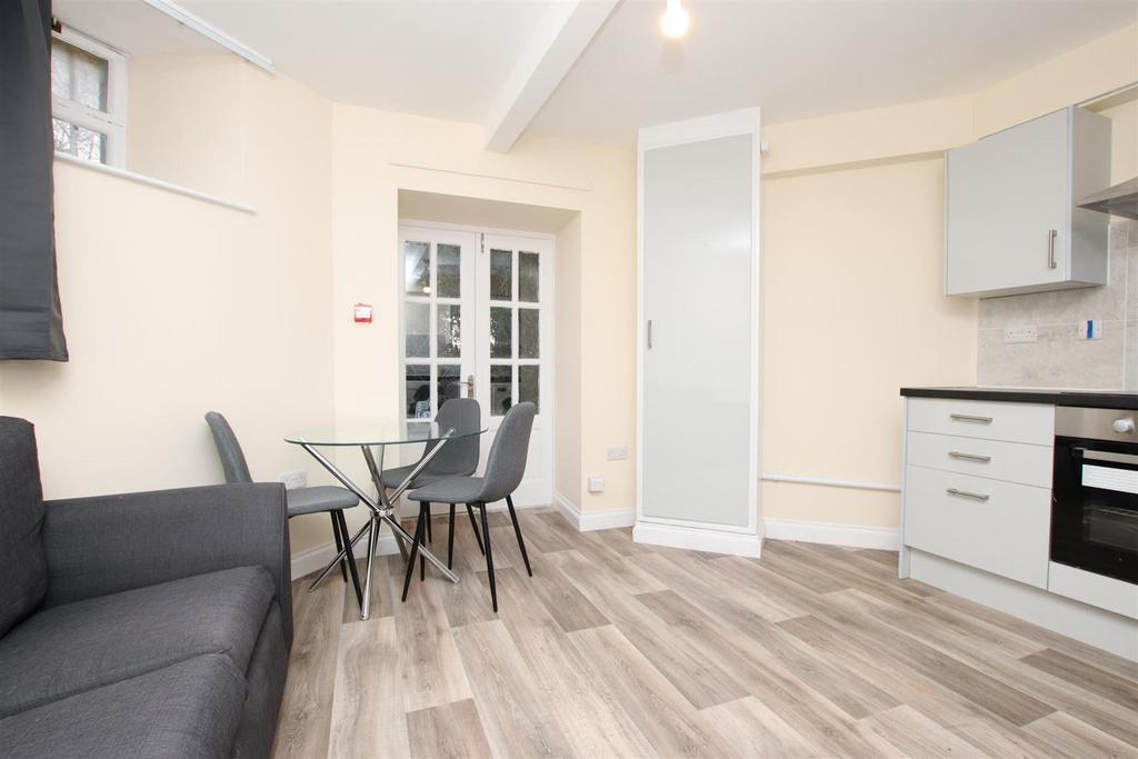 Living area.JPG