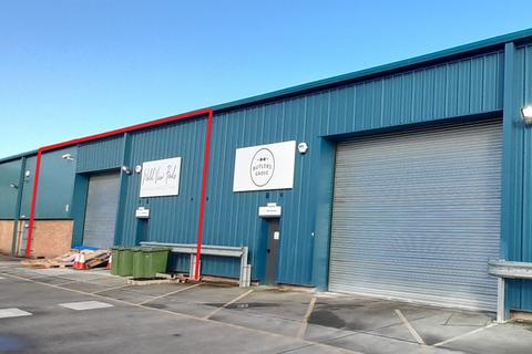 Industrial unit to rent - Unit 2 Vista Business Park, Wiltshire Road, Hull, East Yorkshire, HU4 6PA