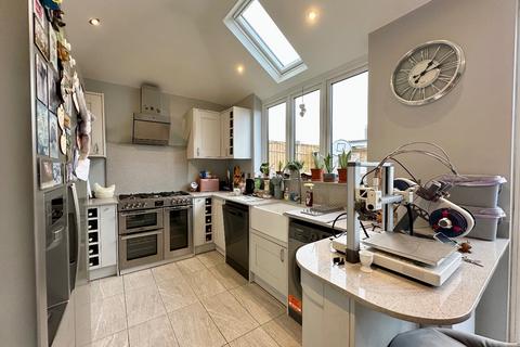 4 bedroom bungalow for sale, Harrow Crescent, Romford, Harold Hill