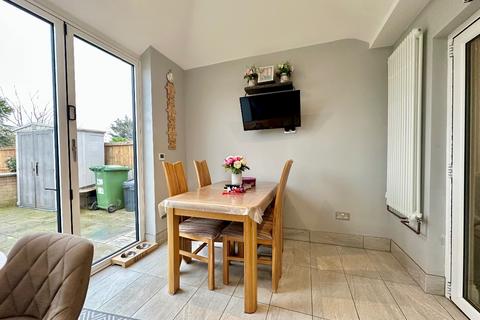 4 bedroom bungalow for sale, Harrow Crescent, Romford, Harold Hill