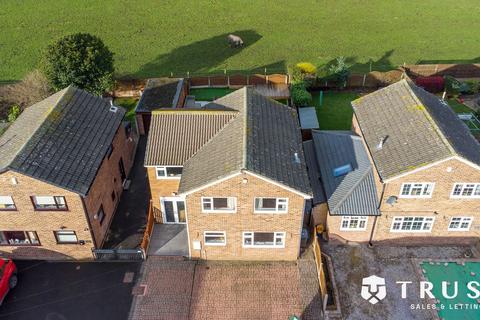 4 bedroom detached house for sale, Quarryfields, Mirfield, WF14
