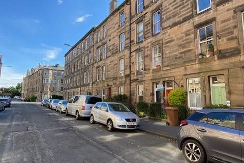 2 bedroom flat to rent, Oxford Street, Newington EH8