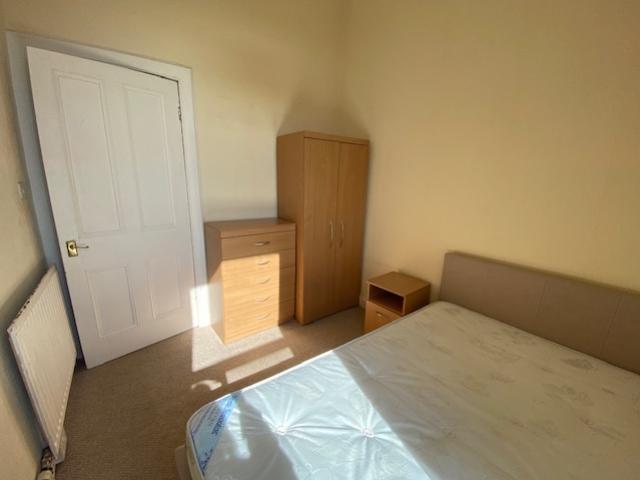 Second bedroom 2