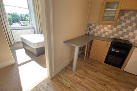 2 bedroom flat to rent, Oxford Street, Newington EH8