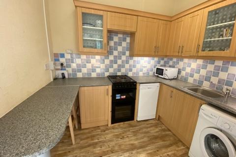 2 bedroom flat to rent, Oxford Street, Newington EH8