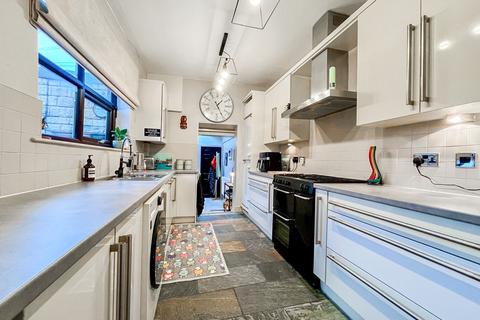4 bedroom end of terrace house for sale, Bury Road, Bury BL8