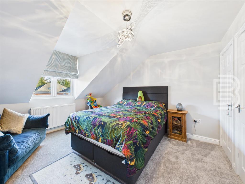 Bedroom 1 (2).jpg