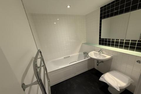 2 bedroom flat to rent, Meridian Point, SS1