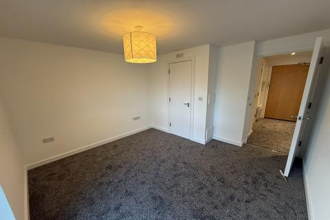 2 bedroom flat to rent, Meridian Point, SS1