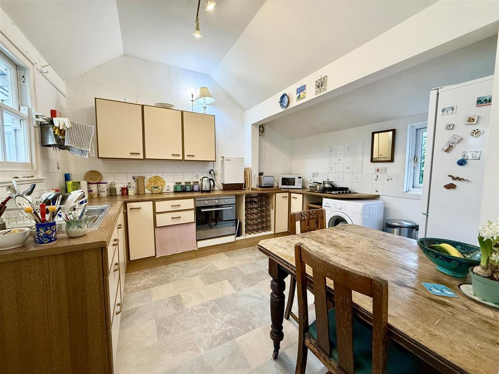 Kitchen breakfast room