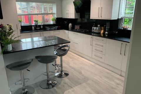 6 bedroom detached house to rent, Waterdale Close, Hardwicke