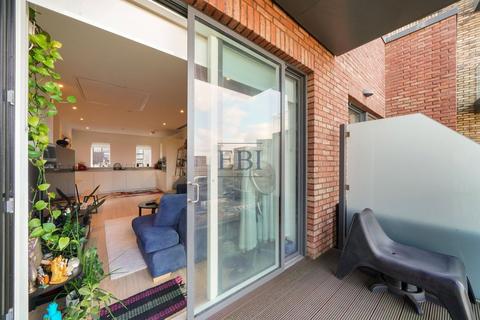 3 bedroom apartment for sale, Rainier Apartments, 43 Cherry Orchard Road, Croydon, CR0