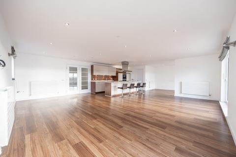 undefined, Silvertrees Gardens, Bothwell, South Lanarkshire, G71 8FJ