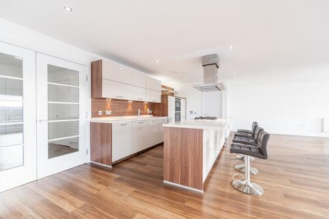 undefined, Silvertrees Gardens, Bothwell, South Lanarkshire, G71 8FJ
