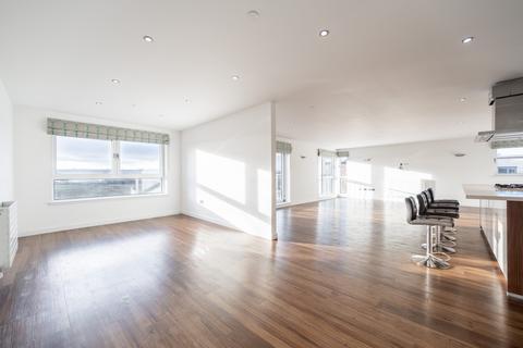 undefined, Silvertrees Gardens, Bothwell, South Lanarkshire, G71 8FJ