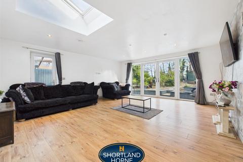 undefined, De-Compton Close, Coventry CV7